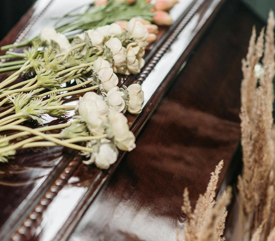Flowers-on-coffin