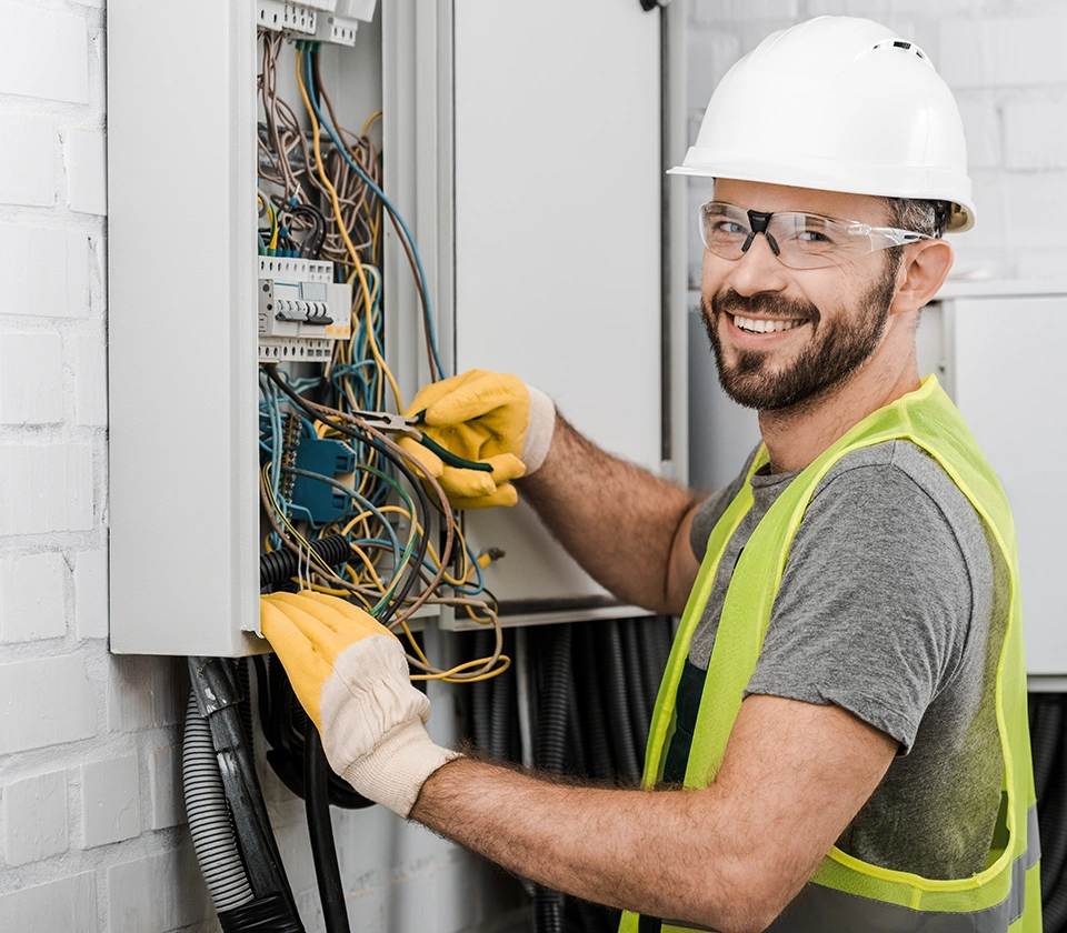 electrician-doing-wiring